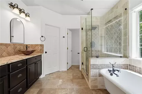 Bath - 2150 Pendleton Pl, Suwanee, GA 30024 photo 1 of 7