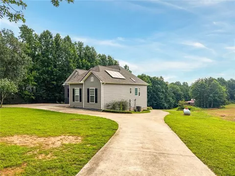 Exterior - 203 Firetower Rd, Jasper, GA 30143 photo 5 of 12