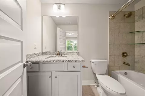 Bath - 2695 La Rive Dr, Duluth, GA 30097 photo 4 of 5
