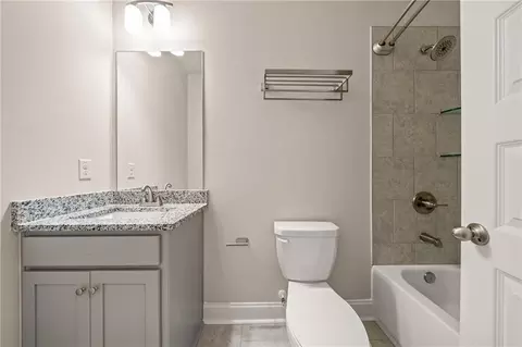 Bath - 2695 La Rive Dr, Duluth, GA 30097 photo 3 of 5