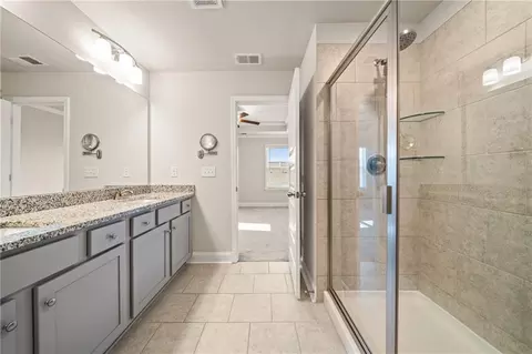 Bath - 2695 La Rive Dr, Duluth, GA 30097 photo 1 of 5