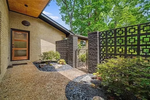 2700 Hawaii Ct, Decatur, GA 30033
