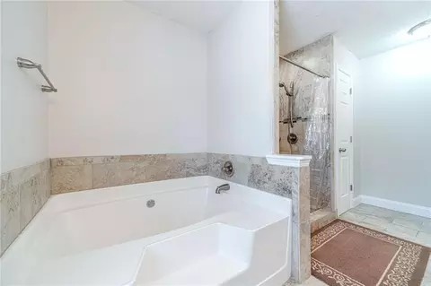 Bath - 1365 Heatherton Rd, Dacula, GA 30019 photo 6 of 7