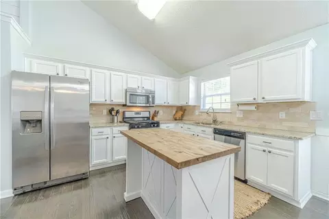 Kitchen - 1365 Heatherton Rd, Dacula, GA 30019 photo 2 of 3