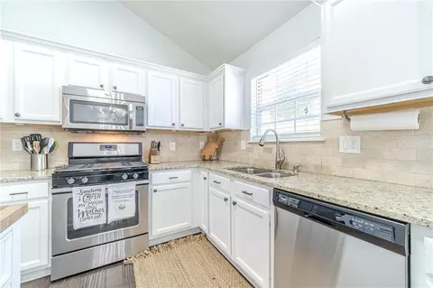 Kitchen - 1365 Heatherton Rd, Dacula, GA 30019 photo 3 of 3