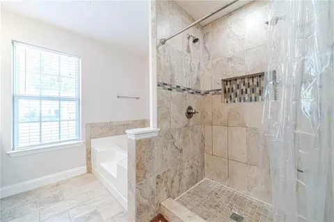 Bath - 1365 Heatherton Rd, Dacula, GA 30019 photo 5 of 7