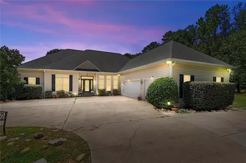 900 Old Four Notch Rd, Whitesburg, GA 30185