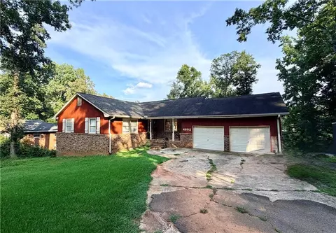 4992 Green Oak Dr SW, Lilburn, GA 30047