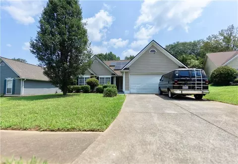 2805 Avalon Meadows Ln, Lawrenceville, GA 30044