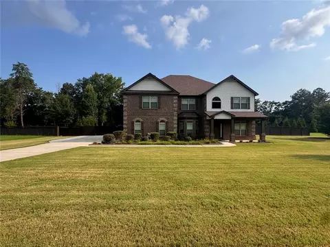 130 Ravens Lndg, Fayetteville, GA 30215