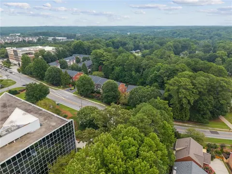 View/Area - 4288 Kingston Gate Cv #5, Atlanta, GA 30341 photo 4 of 5