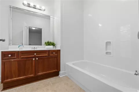 Bath - 4288 Kingston Gate Cv #5, Atlanta, GA 30341 photo 5 of 6