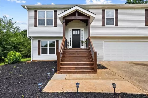 Exterior - 305 Hunters Trce, Covington, GA 30014 photo 2 of 7