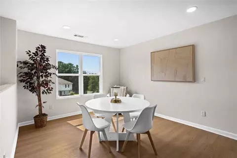 Dining - 305 Hunters Trce, Covington, GA 30014 photo 2 of 2