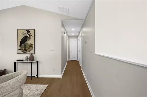Entry Way - 305 Hunters Trce, Covington, GA 30014 photo 2 of 8