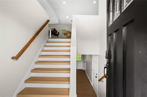Entry Way - 305 Hunters Trce, Covington, GA 30014 photo 1 of 8