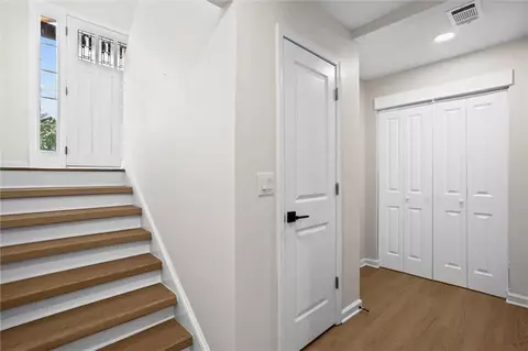 Entry Way - 305 Hunters Trce, Covington, GA 30014 photo 5 of 8