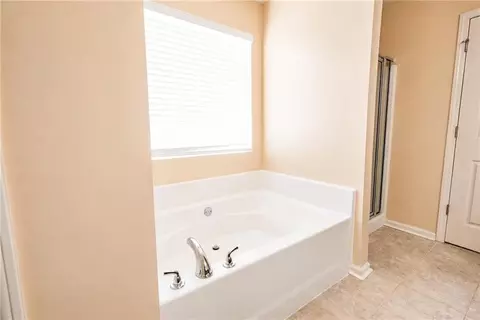 Bath - 2066 Villa Spring Ct, Dacula, GA 30019 photo 1 of 1