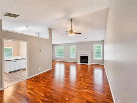 Living - 1620 Madison Dr, Bethlehem, GA 30620 photo 2 of 4