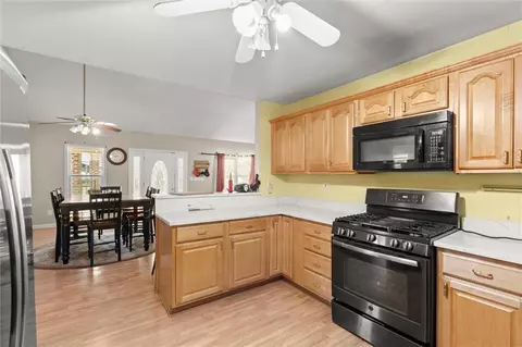 Kitchen - 788 Nesbit Loop NE, Resaca, GA 30735 photo 2 of 5