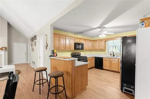 Kitchen - 788 Nesbit Loop NE, Resaca, GA 30735 photo 5 of 5