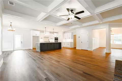 Living - 865 Elder Dr, Jefferson, GA 30549 photo 3 of 4