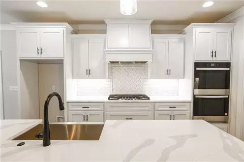 Kitchen - 865 Elder Dr, Jefferson, GA 30549 photo 5 of 11