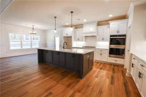 Kitchen - 865 Elder Dr, Jefferson, GA 30549 photo 10 of 11
