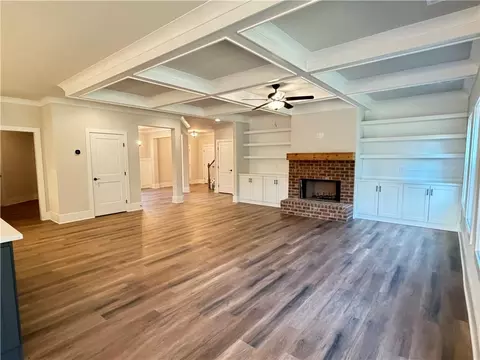 Living - 865 Elder Dr, Jefferson, GA 30549 photo 2 of 4