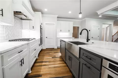 Kitchen - 865 Elder Dr, Jefferson, GA 30549 photo 2 of 11