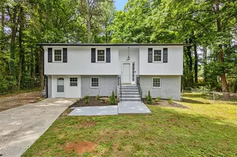 394 Burr Oak Ct, Lawrenceville, GA 30046