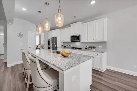 Kitchen - 3300 Deaton Trl, Buford, GA 30519 photo 4 of 5