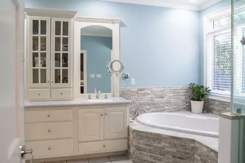 Bath - 21 River Pine Dr, Rome, GA 30165 photo 1 of 8