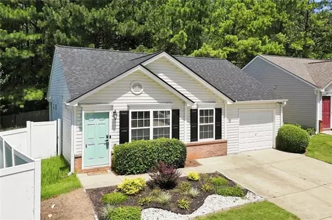 203 Oak Grove Ln, Acworth, GA 30102
