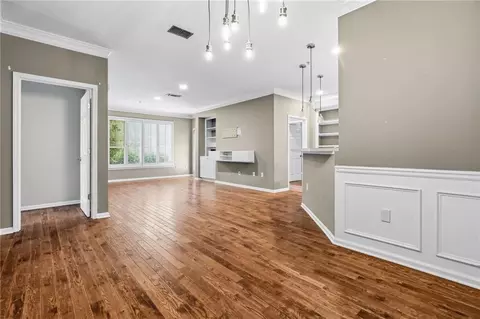 2400 Cumberland Pkwy SE #7, Atlanta, GA 30339