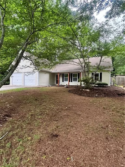1135 Burning Bush Dr, Loganville, GA 30052