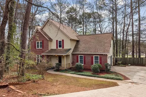 120 Chateau Cir, Fayetteville, GA 30215