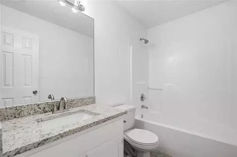 Bath - 115 Stoneview Cir, Covington, GA 30016 photo 2 of 5