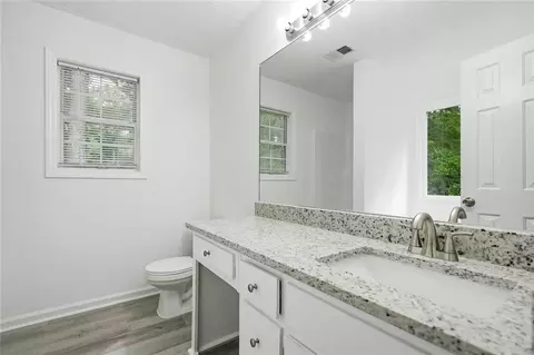 Bath - 115 Stoneview Cir, Covington, GA 30016 photo 4 of 5