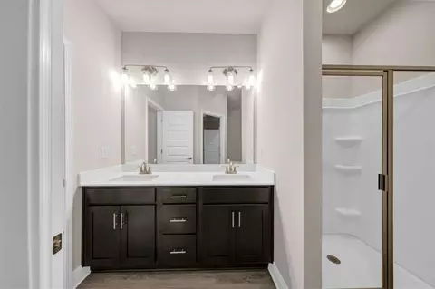 Bath - 216 Rhett Dr, Bowdon, GA 30108 photo 3 of 4