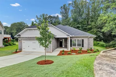 Exterior - 216 Rhett Dr, Bowdon, GA 30108 photo 2 of 6