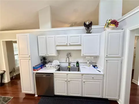 Kitchen - 3349 Hampton Trace Ct, Buford, GA 30519 photo 2 of 3