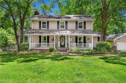 895 Fairplay Dr, Social Circle, GA 30025