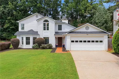 9055 Club River Dr, Roswell, GA 30076
