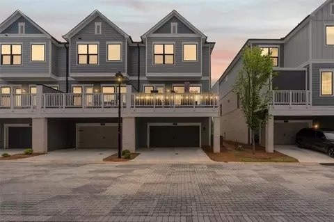 285 Walker Ave, Roswell, GA 30076