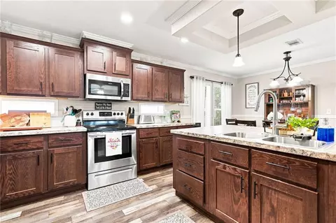Kitchen - 82 Gregory Dr, Jasper, GA 30143 photo 2 of 5