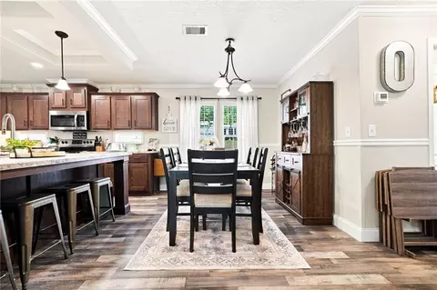 Dining - 82 Gregory Dr, Jasper, GA 30143 photo 2 of 3