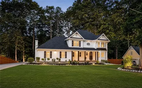 557 Daisy Nash Dr SW, Lilburn, GA 30047