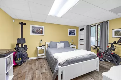 Bedroom - 594 Farmbrook Trl NE, Kennesaw, GA 30144 photo 6 of 6