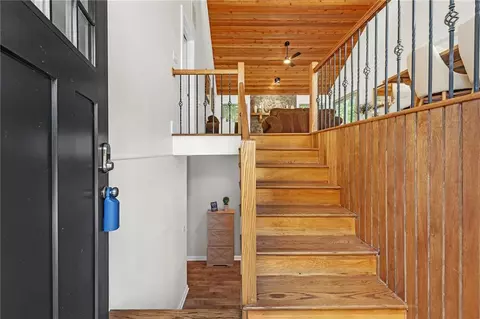 Entry Way - 594 Farmbrook Trl NE, Kennesaw, GA 30144 photo 1 of 2